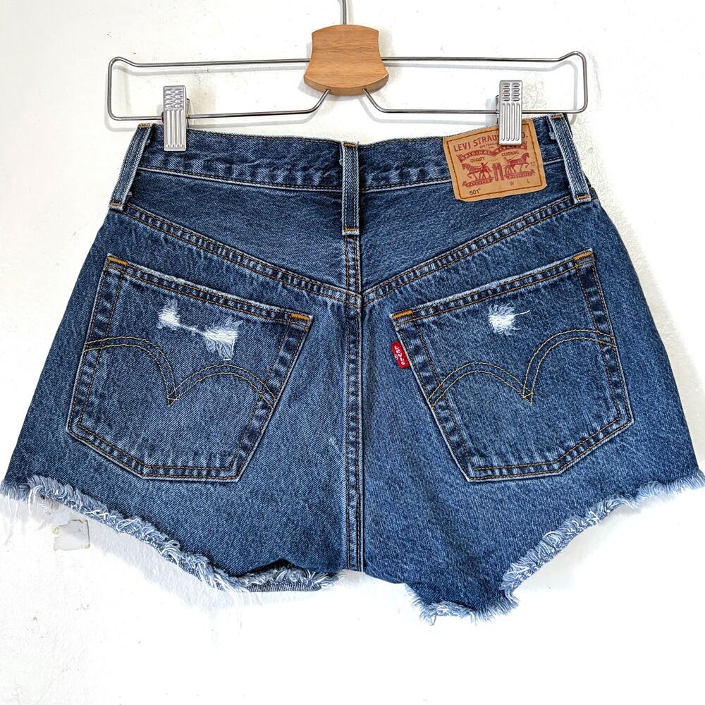 Levi’s 501 Distressed Cut Off Denim Shorts Medium Wash Size 25